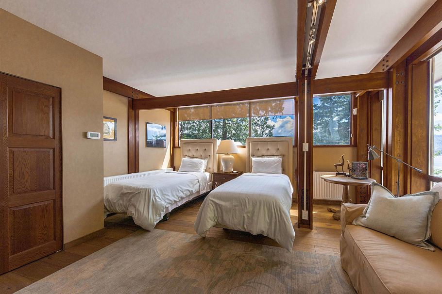 4885 Cove Cliff Place North Vancouver, BC - 23