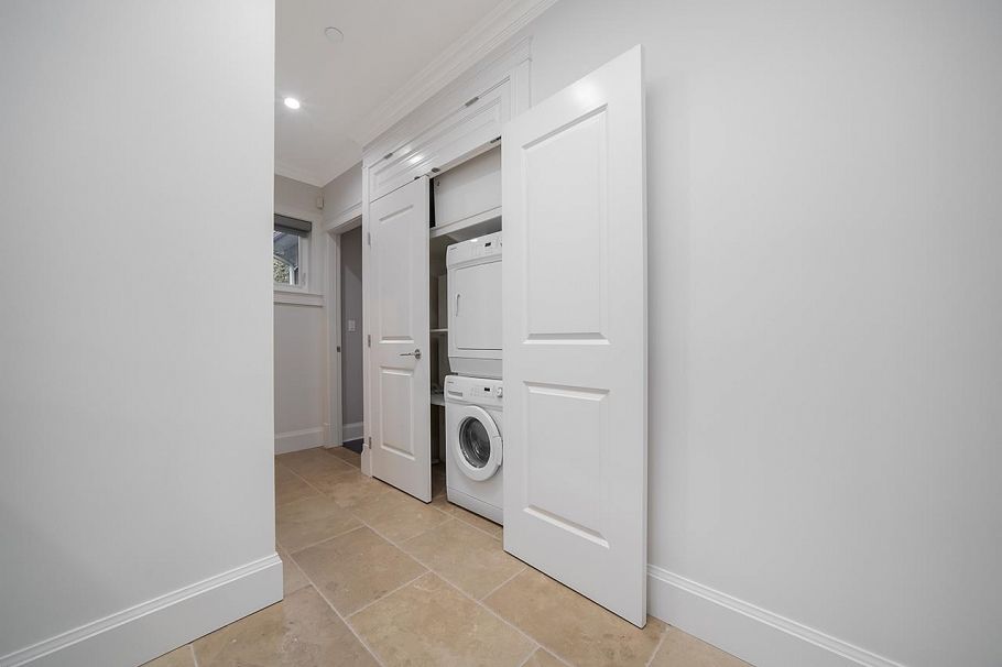 1420 W 53rd Avenue Vancouver, BC - 12