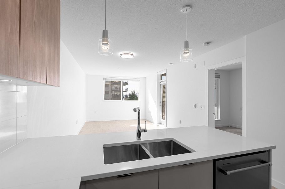 202 108 E 8th Street North Vancouver, BC - 15