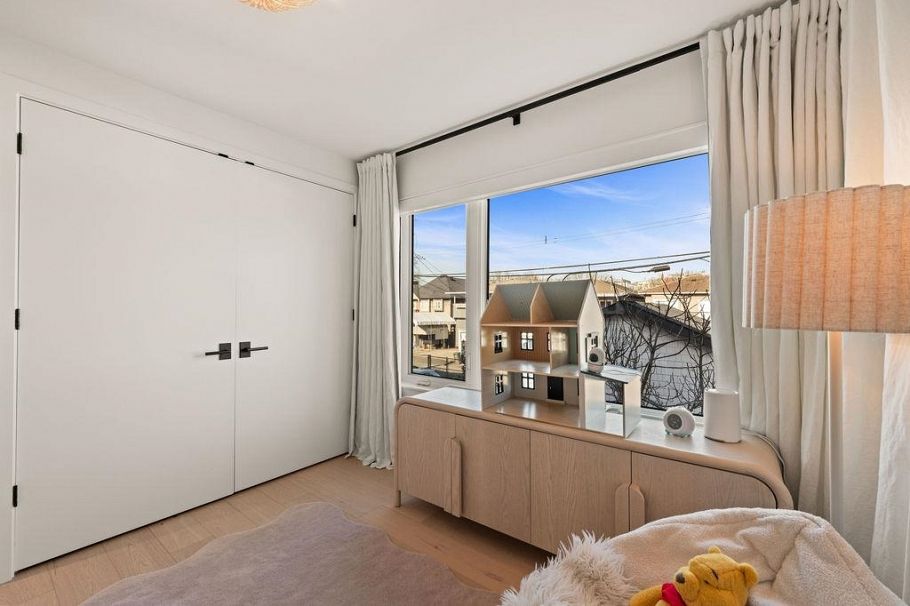 529 E 17th Avenue Vancouver, BC - 24