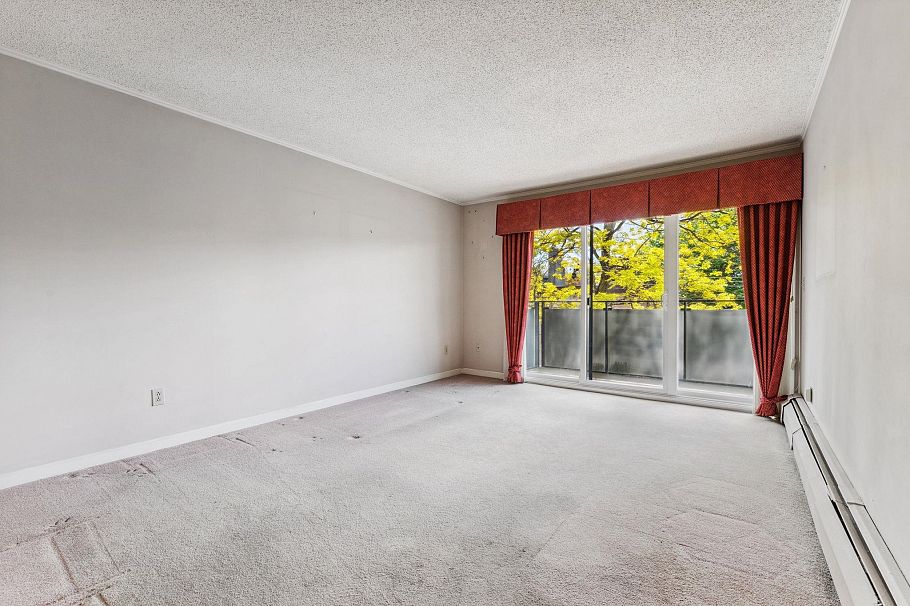 310 2416 W 3rd Avenue Vancouver, BC - 5