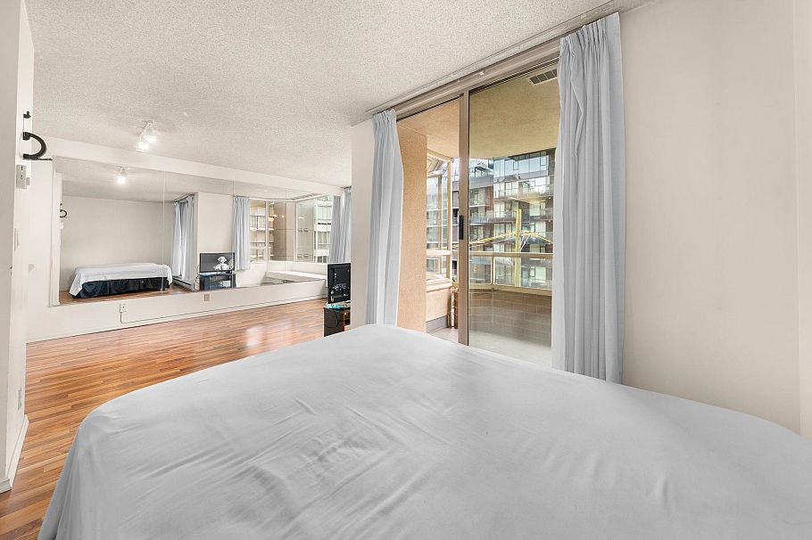 307 1330 Hornby Street Vancouver, BC - 17