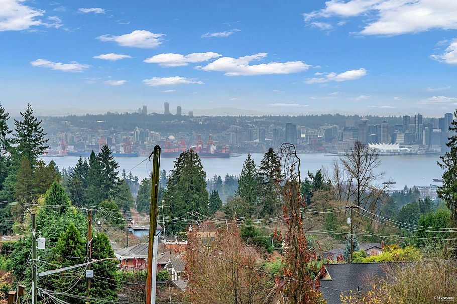 4066 Norwood Avenue North Vancouver, BC - 1