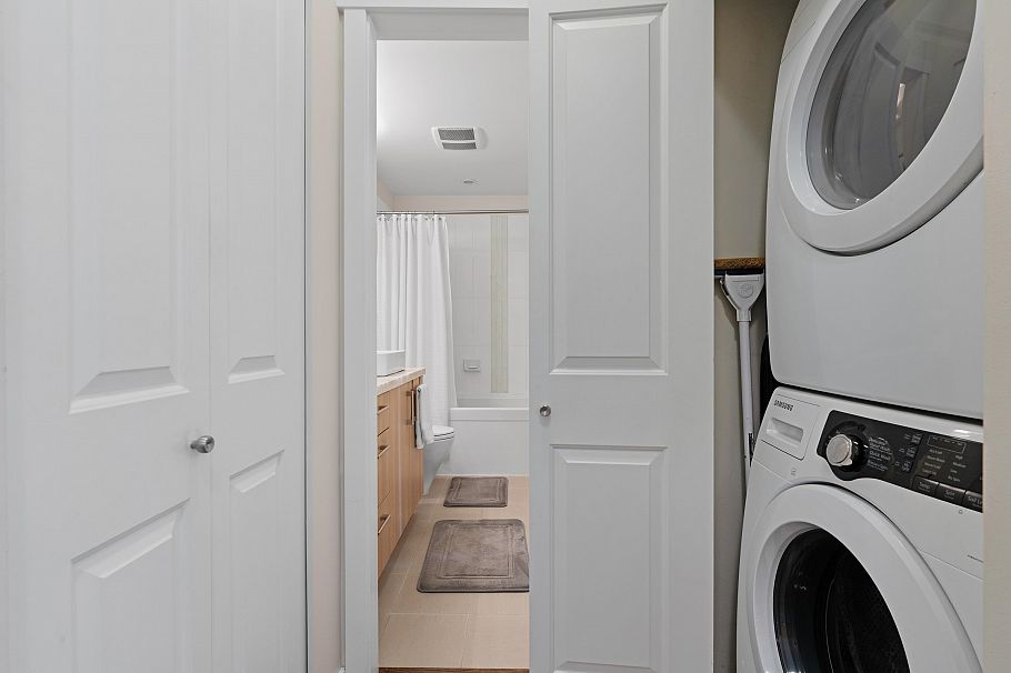 425 119 W 22nd Street North Vancouver, BC - 20