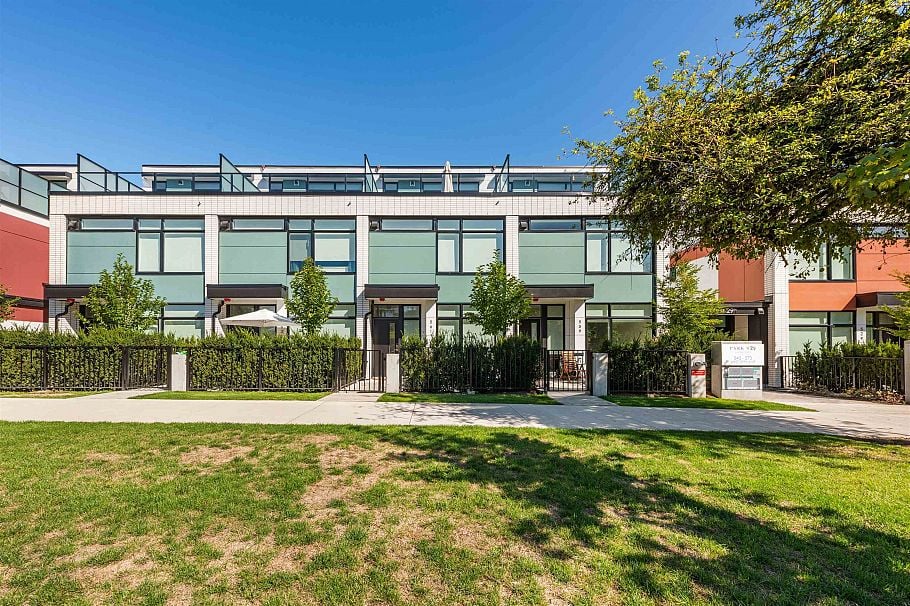 561 W 29th Avenue Vancouver, BC - 32