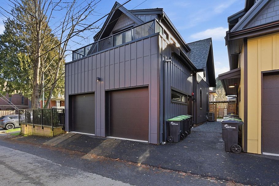 1081 Semlin Drive Vancouver, BC - 25