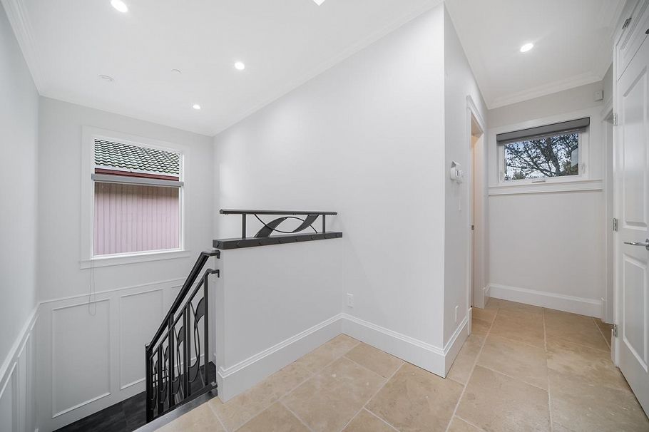 1420 W 53rd Avenue Vancouver, BC - 11