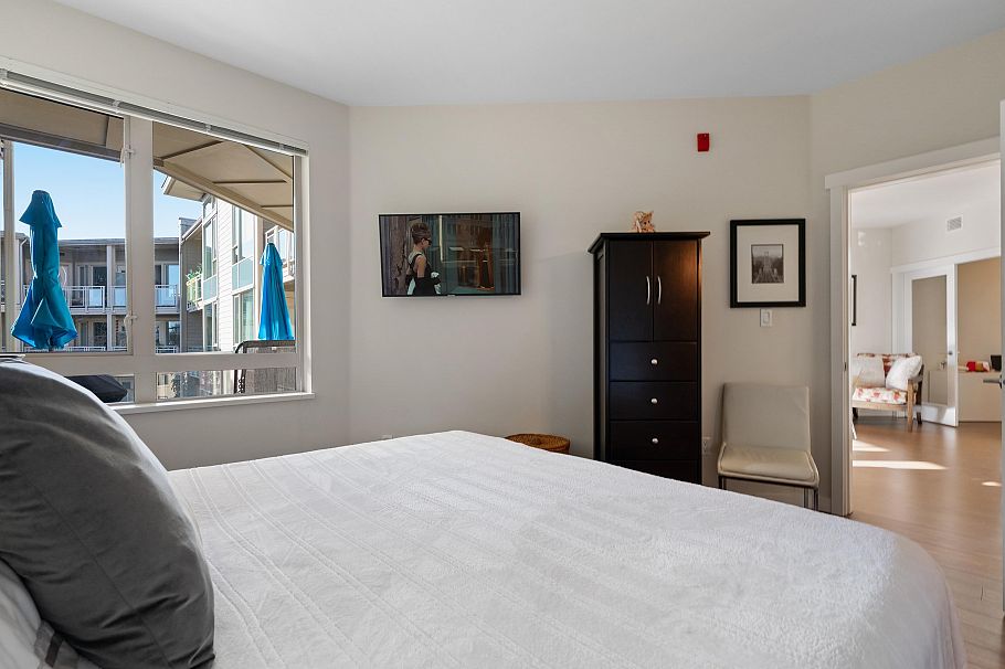 425 119 W 22nd Street North Vancouver, BC - 17