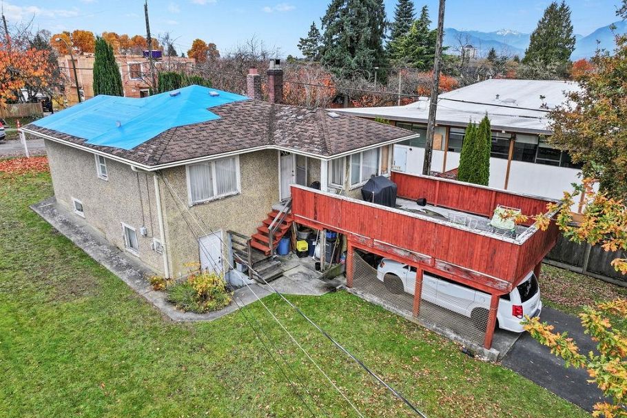 4868 Commercial Street Vancouver, BC - 11