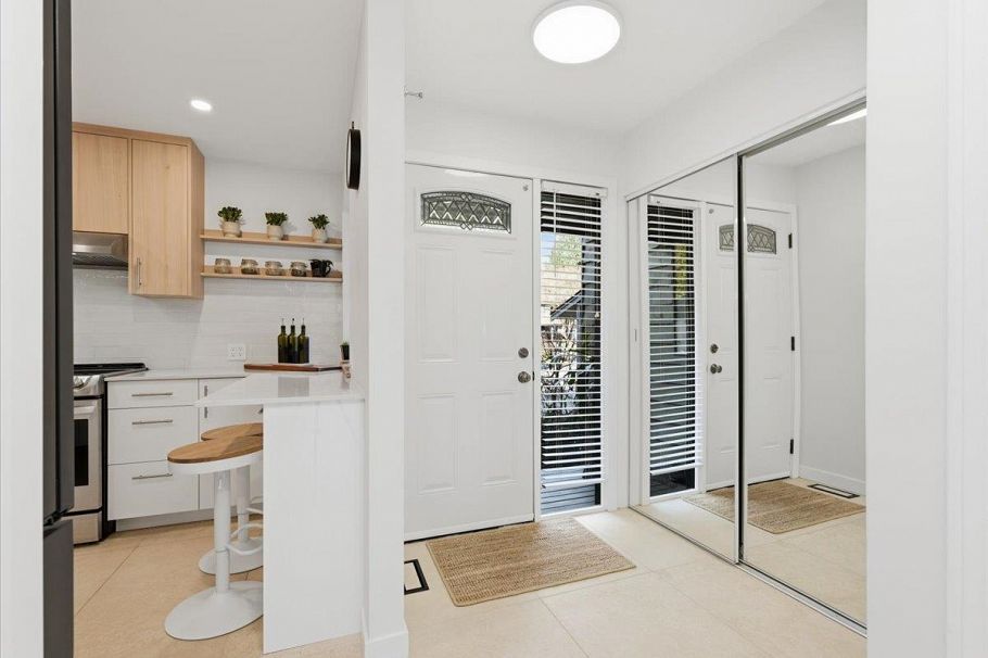 48 1910 Cedar Village Crescent North Vancouver, BC - 13