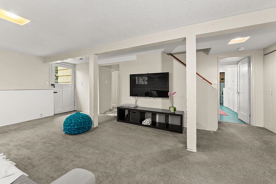 3141 W 39th Avenue Vancouver, BC - 32