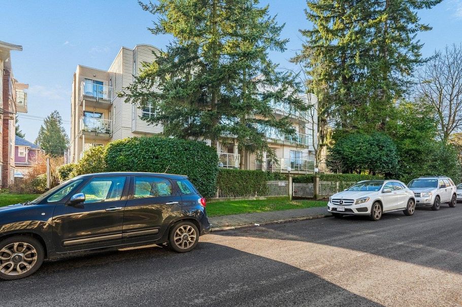 202 966 W 14th Avenue Vancouver, BC - 37