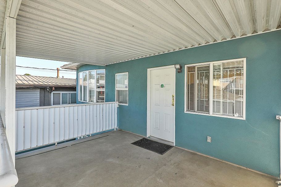 1257 E 60th Avenue Vancouver, BC - 33