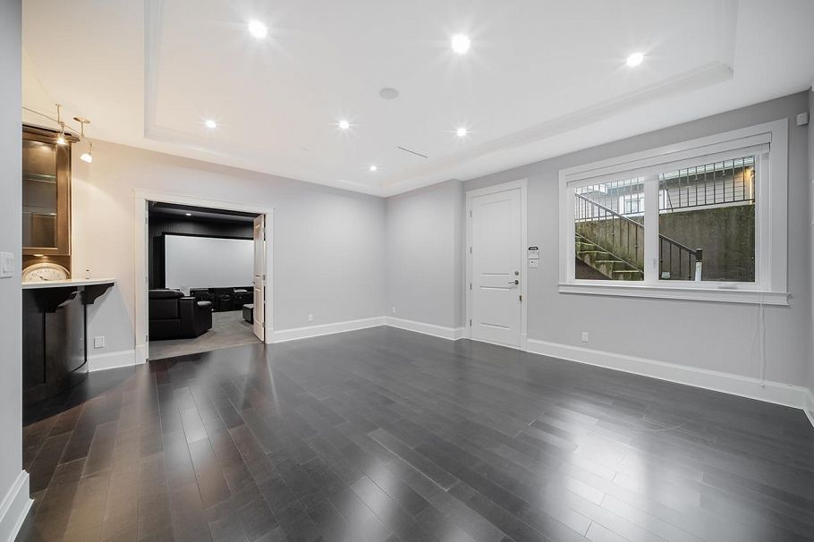 1420 W 53rd Avenue Vancouver, BC - 25