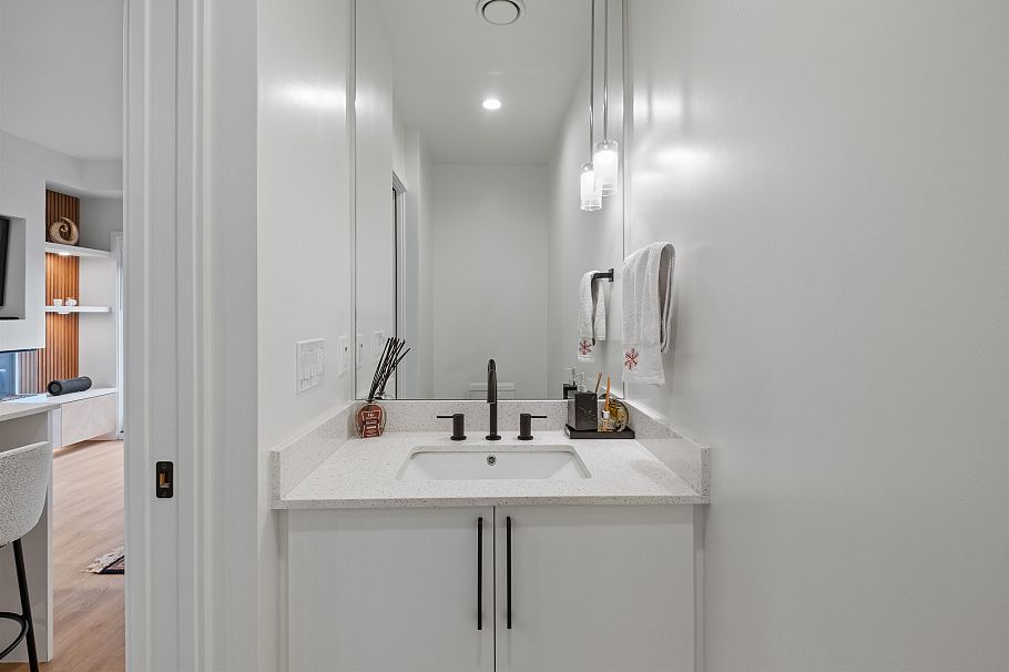 137 535 E 2nd Street North Vancouver, BC - 13