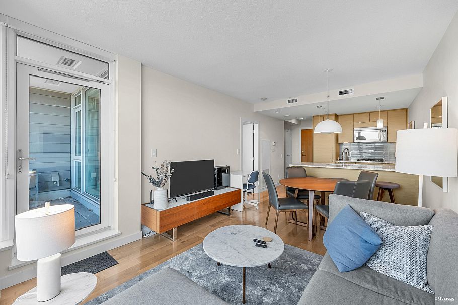 610 4083 Cambie Street Vancouver, BC - 2