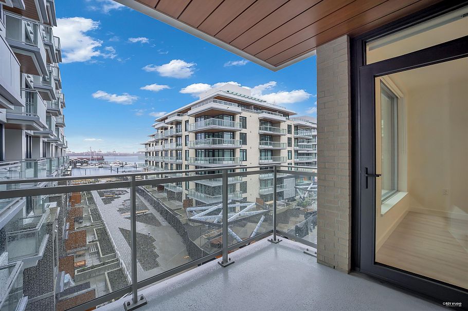 401 755 Harbourside Drive North Vancouver, BC - 13