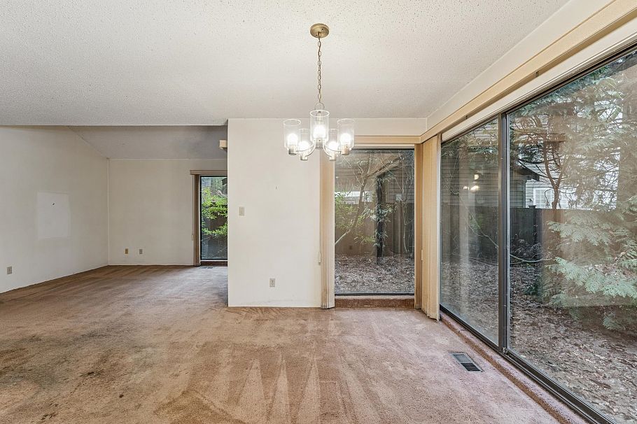 1494 Ross Road North Vancouver, BC - 8