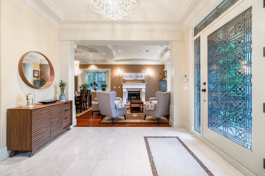 7130 Granville Street Vancouver, BC - 2