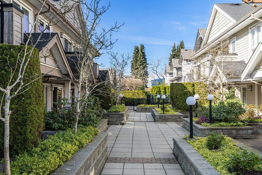 1117 St. Andrews Avenue North Vancouver, BC - 23