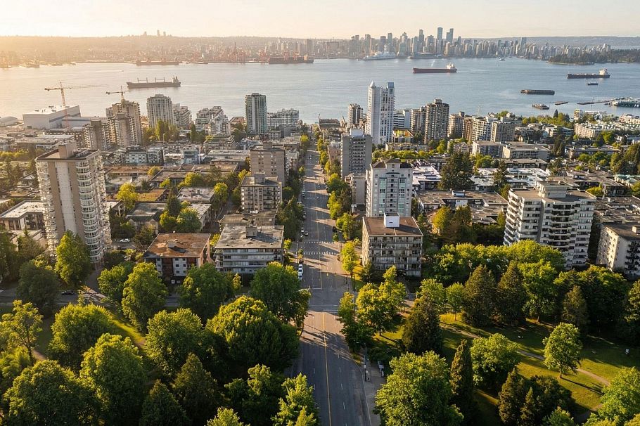 1117 St. Andrews Avenue North Vancouver, BC - 29