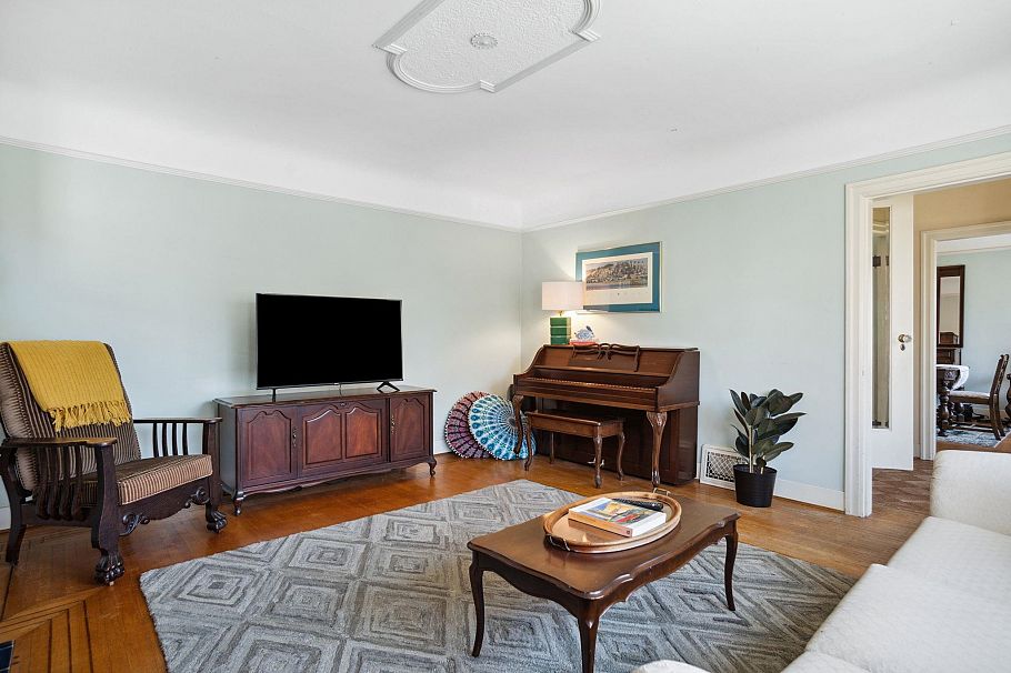 5962 Dunbar Street Vancouver, BC - 4