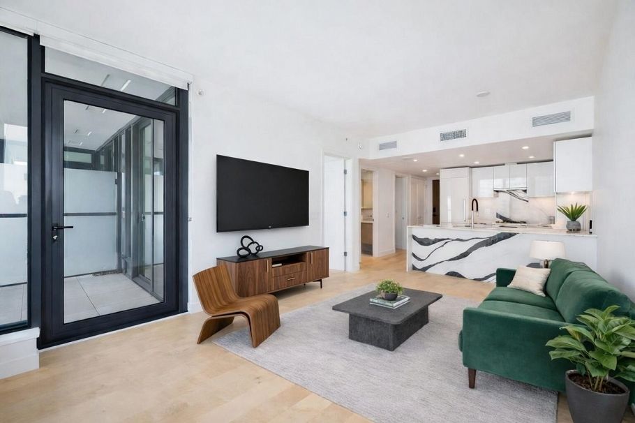 1307 135 E 13th Street North Vancouver, BC - 7