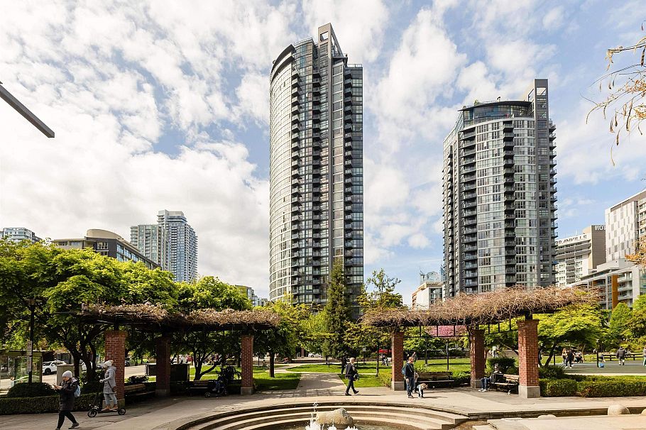 1808 1199 Seymour Street Vancouver, BC - 1