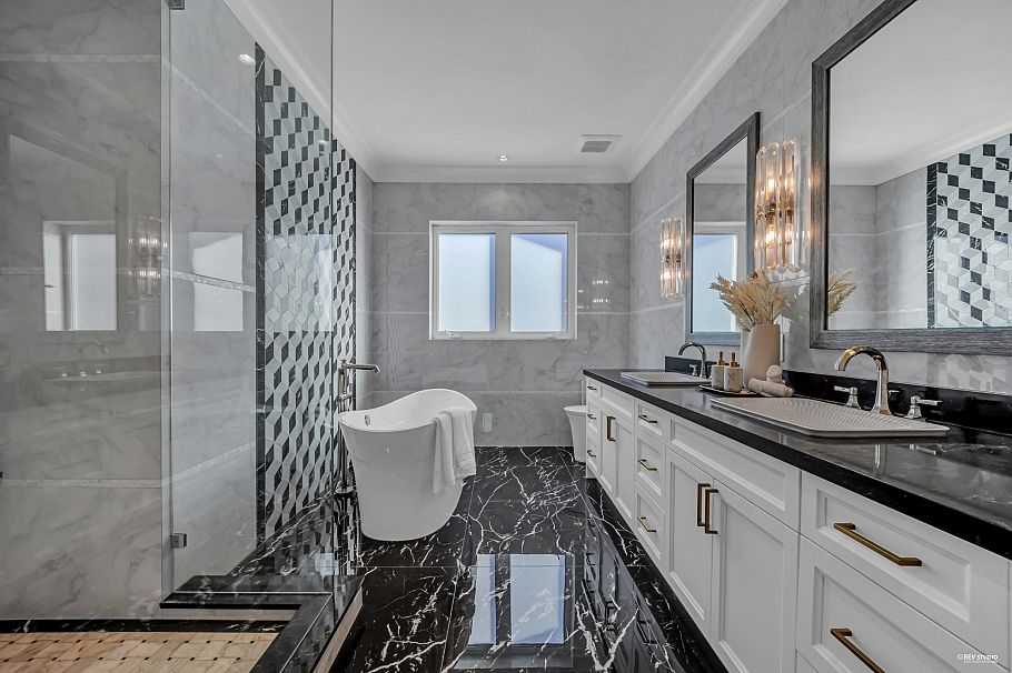 3946 W 30th Avenue Vancouver, BC - 33