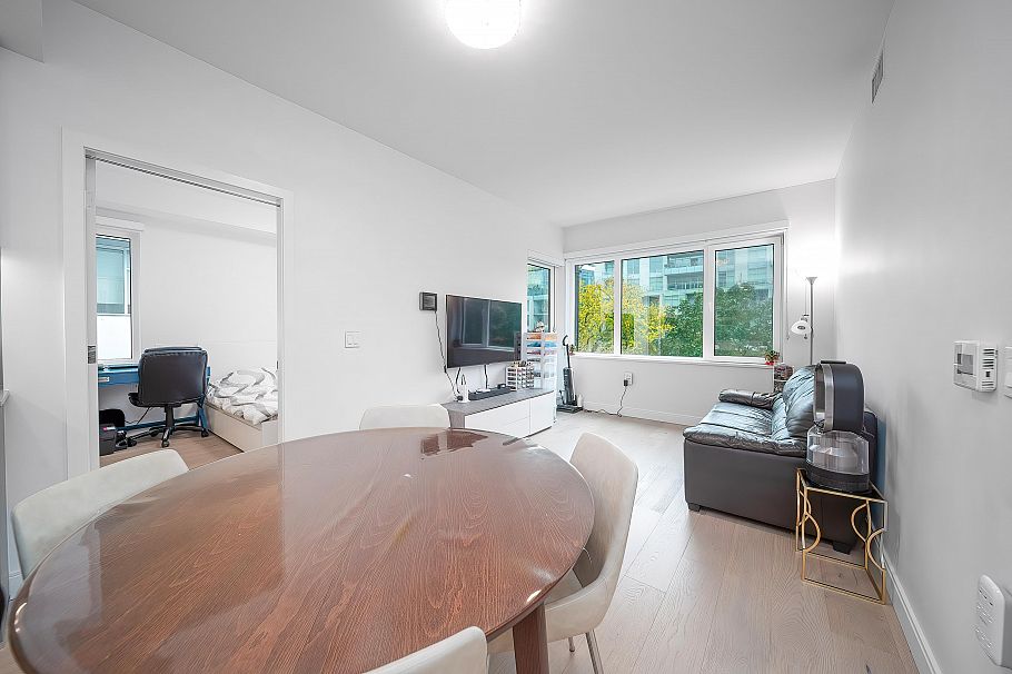 205 4932 Cambie Street Vancouver, BC - 4