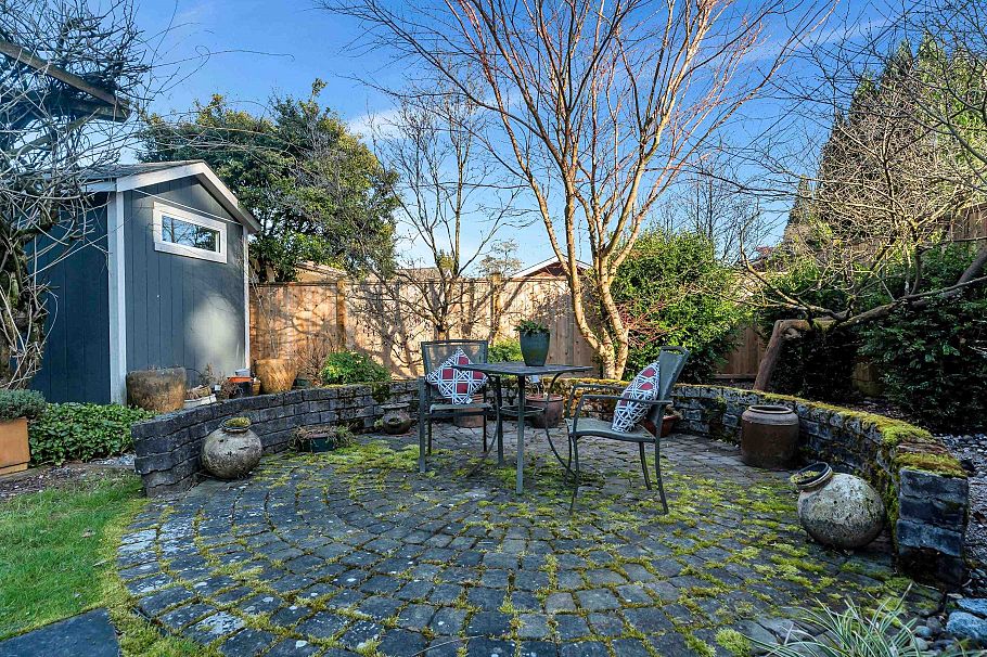 1375 Mcbride Street North Vancouver, BC - 32