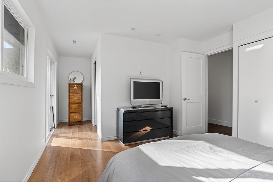 1375 Mcbride Street North Vancouver, BC - 15