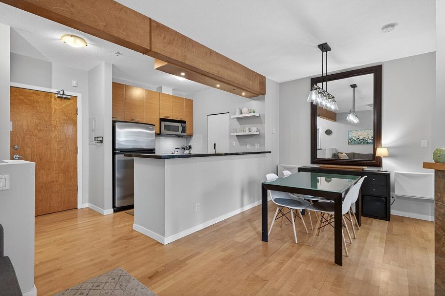 222 560 Raven Woods Drive North Vancouver, BC - 6