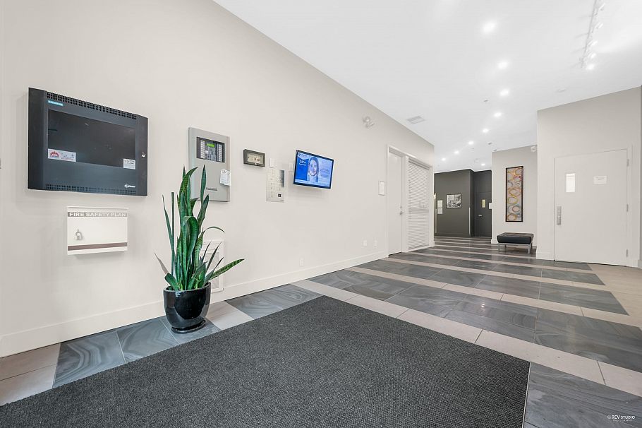 406 1249 Granville Street Vancouver, BC - 3