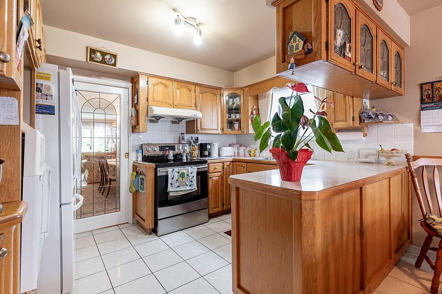 2740 E 2nd Avenue Vancouver, BC - 10