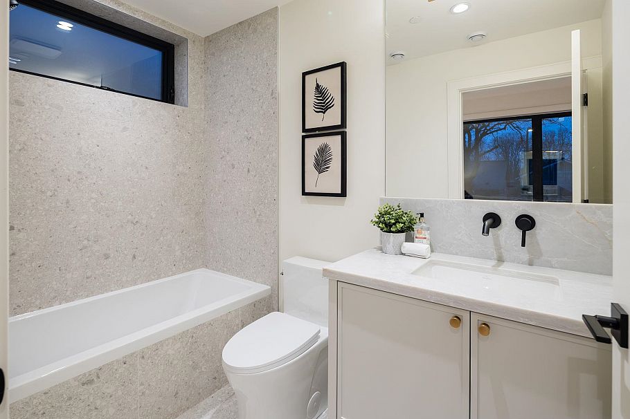 2 3036 W 13th Avenue Vancouver, BC - 22