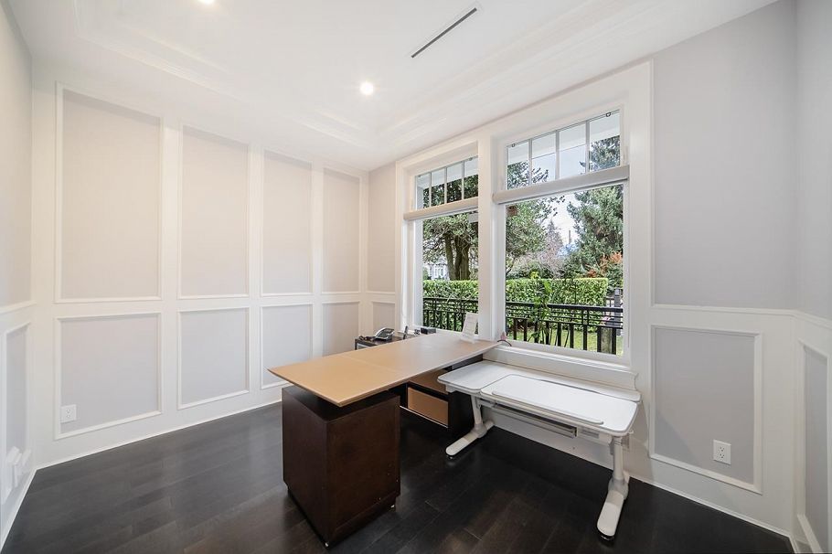 1420 W 53rd Avenue Vancouver, BC - 5