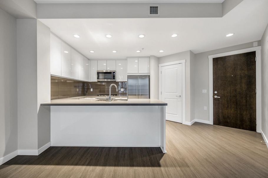 303 255 W 1st Street North Vancouver, BC - 12