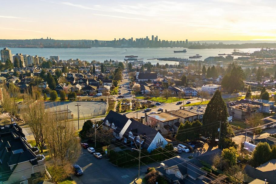1309 Mahon Avenue North Vancouver, BC - 36
