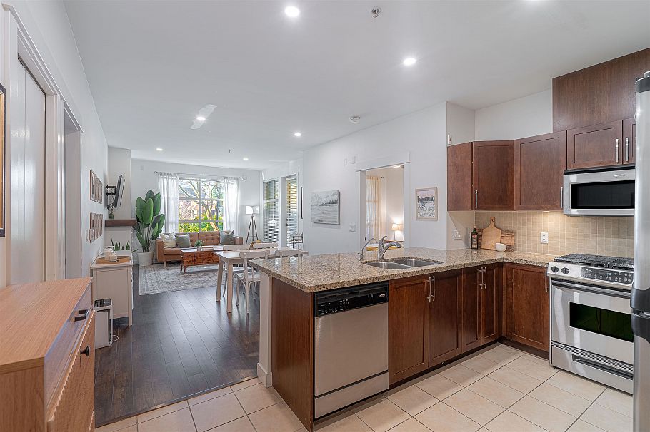 110 1468 St. Andrews Avenue North Vancouver, BC - 8