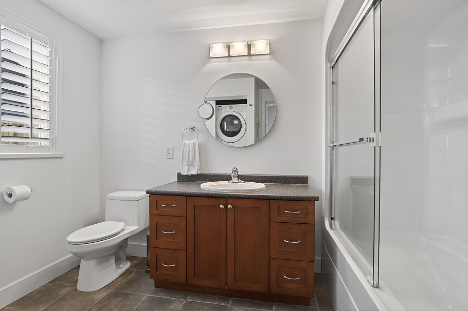 1375 Mcbride Street North Vancouver, BC - 25