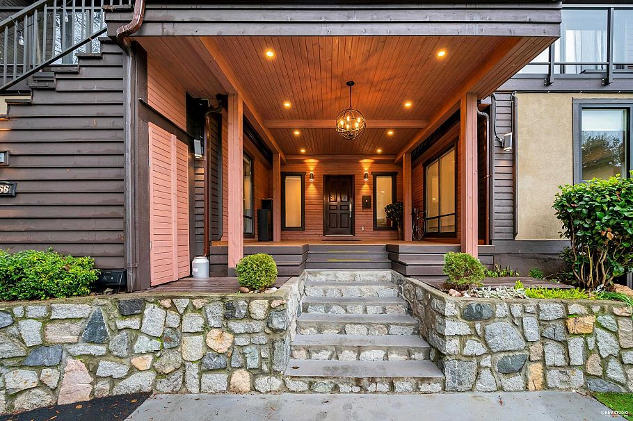 4066 Norwood Avenue North Vancouver, BC - 32