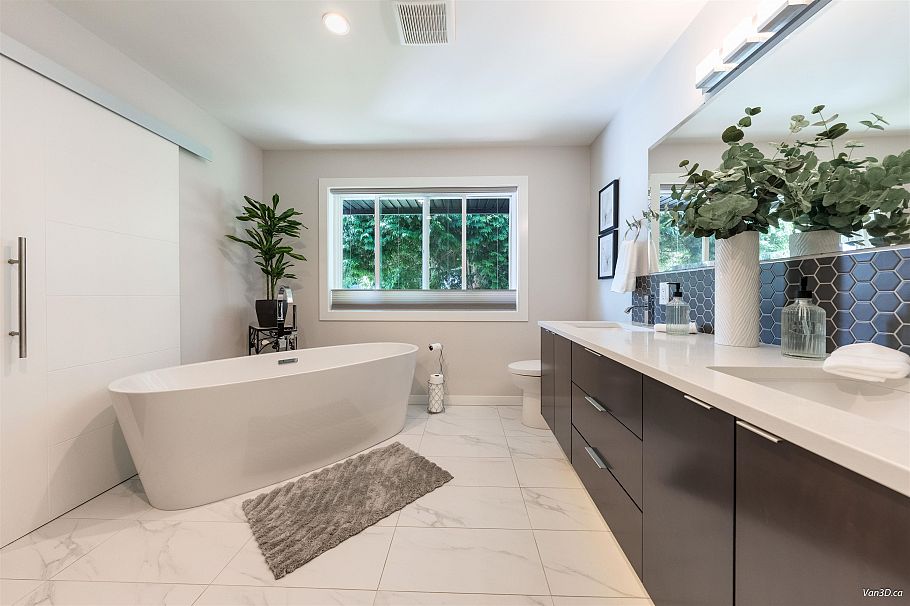 949 Hartford Place North Vancouver, BC - 11