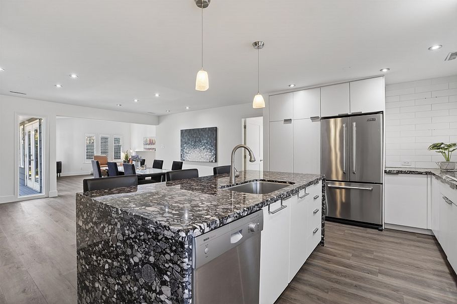 1375 Mcbride Street North Vancouver, BC - 6