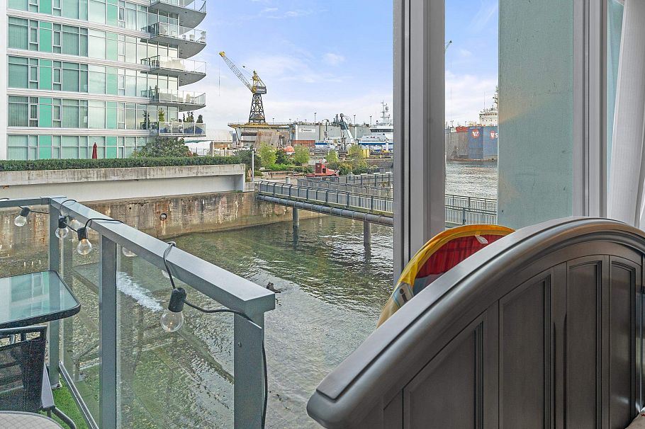 204 175 Victory Ship Way North Vancouver, BC - 18