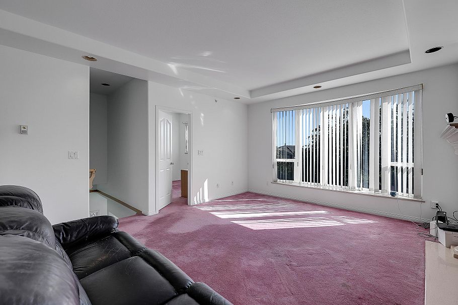 1257 E 60th Avenue Vancouver, BC - 9