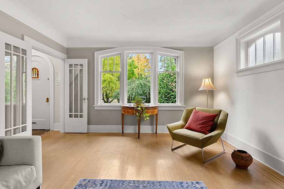 3141 W 39th Avenue Vancouver, BC - 4