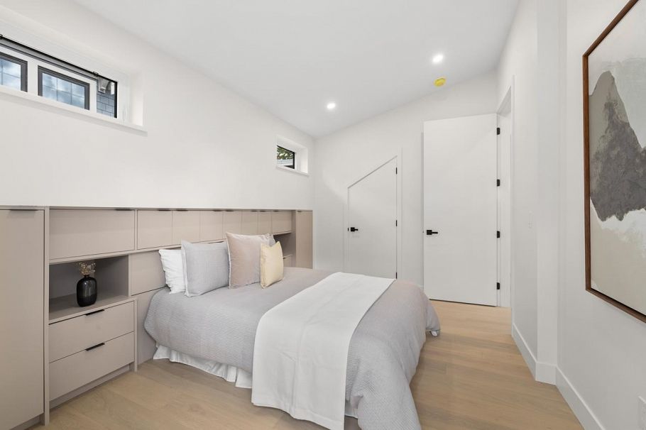 2430 W 49th Avenue Vancouver, BC - 29