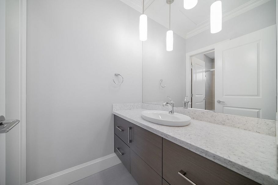 1420 W 53rd Avenue Vancouver, BC - 20