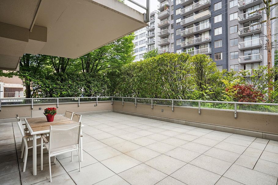 100 1688 Robson Street Vancouver, BC - 24